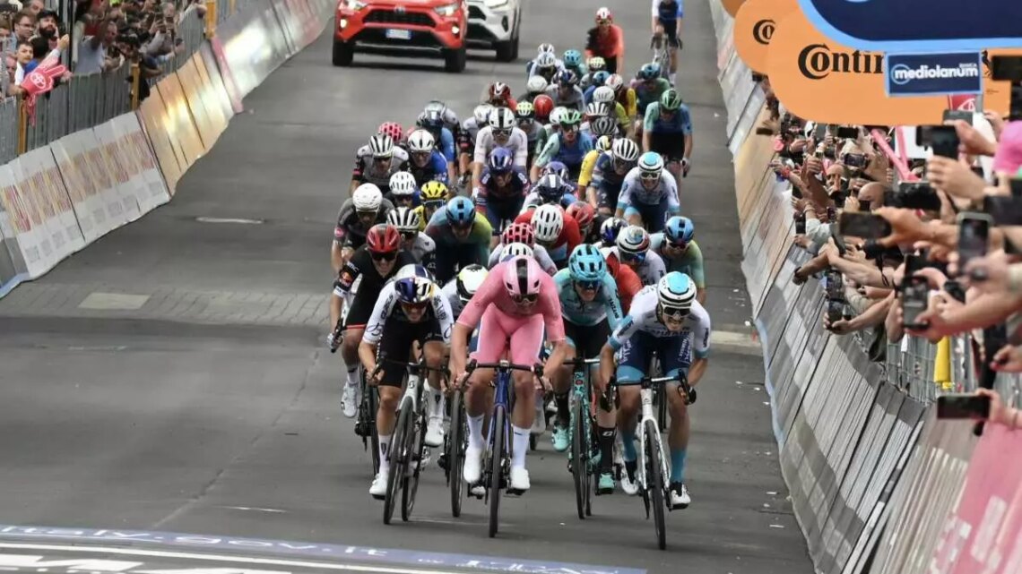 Tris di Pedersen al Giro, Zambanini battuto al fotofinish Tris di Pedersen al Giro, Zambanini battuto al fotofinish
