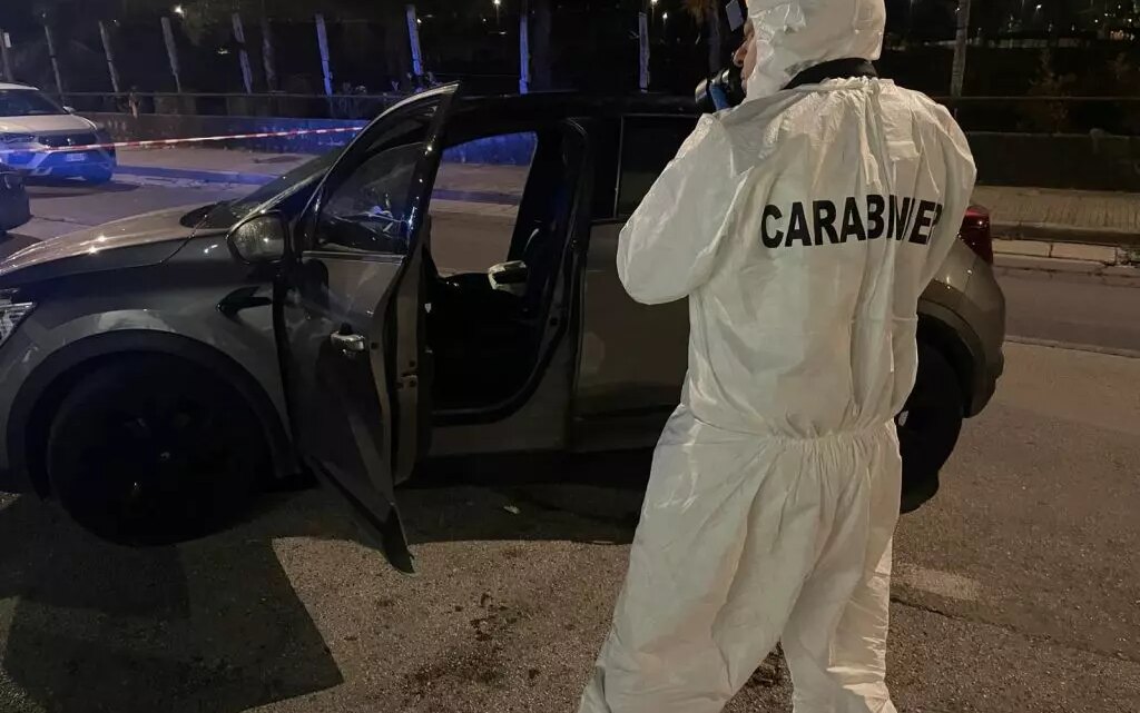 Napoli, una donna morta e una in fin di vita. Forse un omicidio-suicidio Napoli, una donna morta e una in fin di vita. Forse un omicidio-suicidio