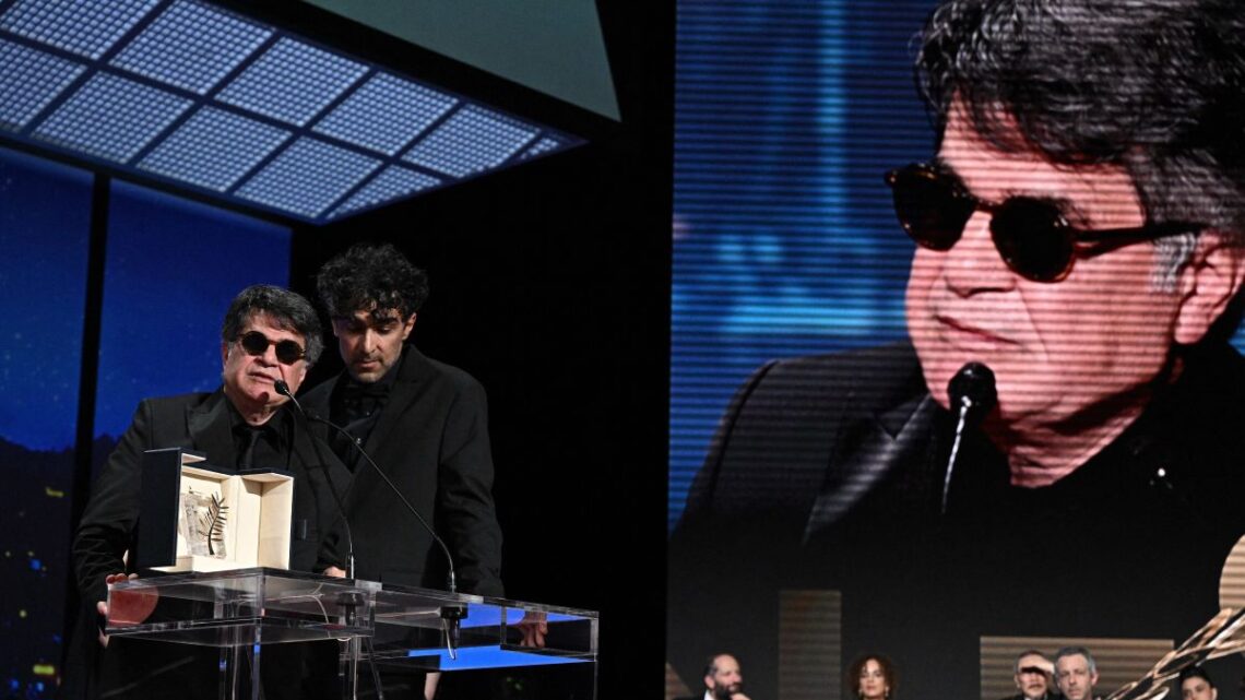 Cannes, Palma d’oro al regista iraniano Jafar Panahi Cannes, Palma d’oro al regista iraniano Jafar Panahi
