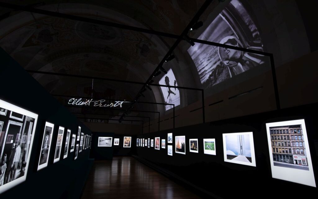 Mostre, al Palazzo Reale di Palermo gli scatti di Elliott Erwitt Mostre, al Palazzo Reale di Palermo gli scatti di Elliott Erwitt