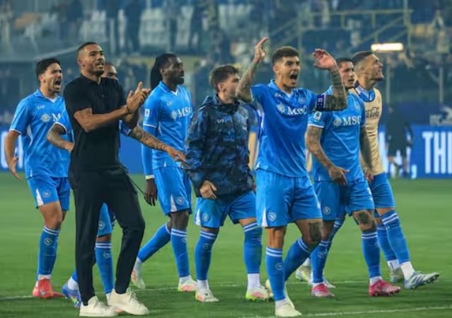 Napoli a 3 punti dalla gloria, Conte “andiamoci a prendere lo scudetto” Napoli a 3 punti dalla gloria, Conte “andiamoci a prendere lo scudetto”