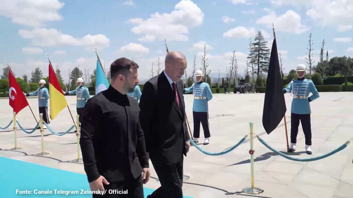 Zelensky incontra Erdogan in Turchia Zelensky incontra Erdogan in Turchia