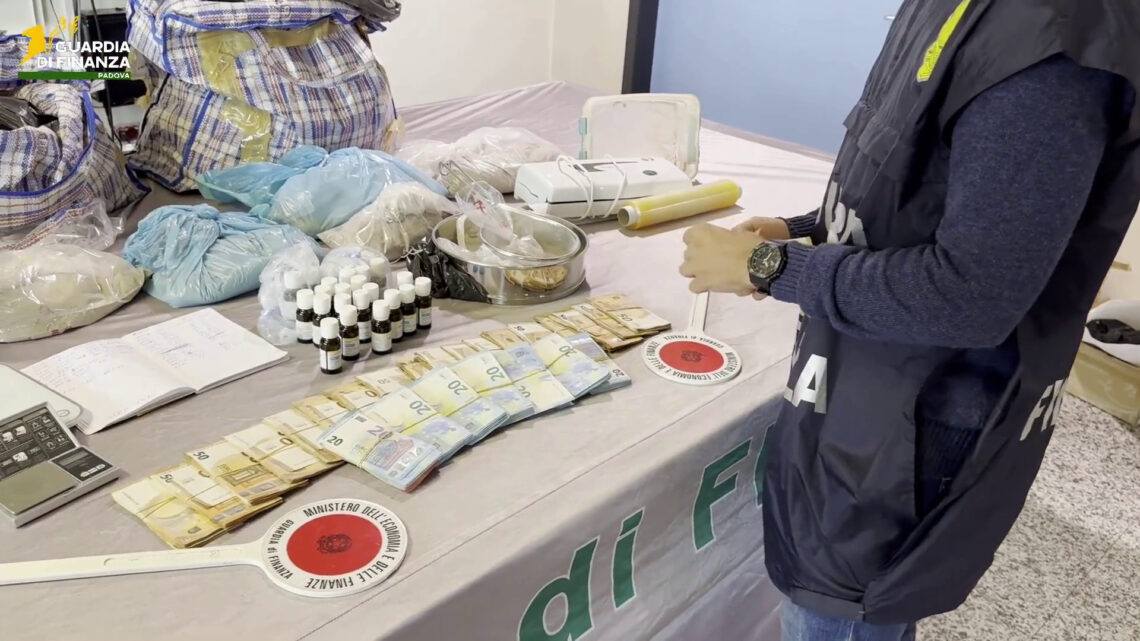 Scoperta una raffineria di droga a Padova, sequestrati 60 kg di eroina Scoperta una raffineria di droga a Padova, sequestrati 60 kg di eroina