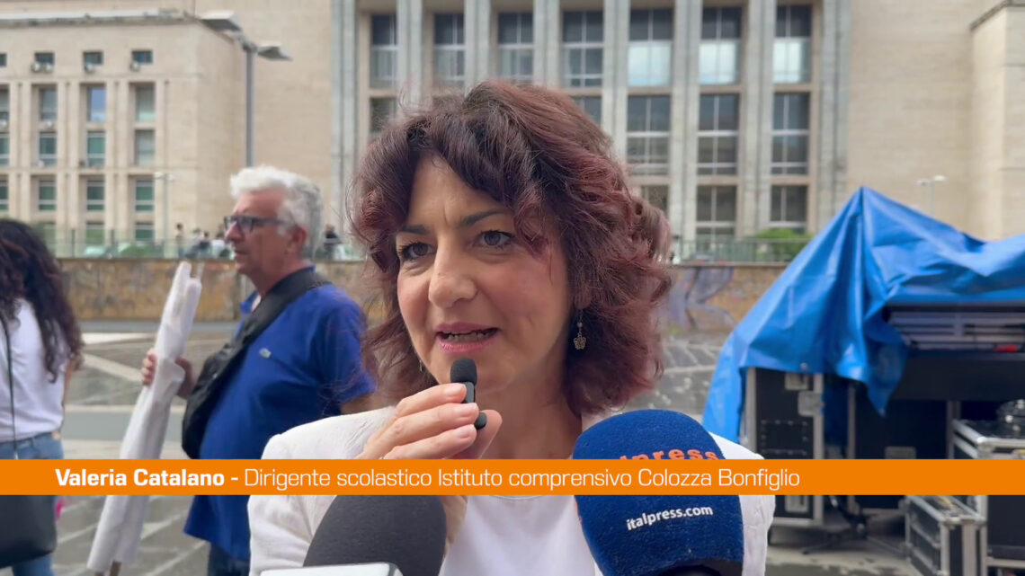 Anniversario strage Capaci, migliaia di studenti in piazza a Palermo Anniversario strage Capaci, migliaia di studenti in piazza a Palermo