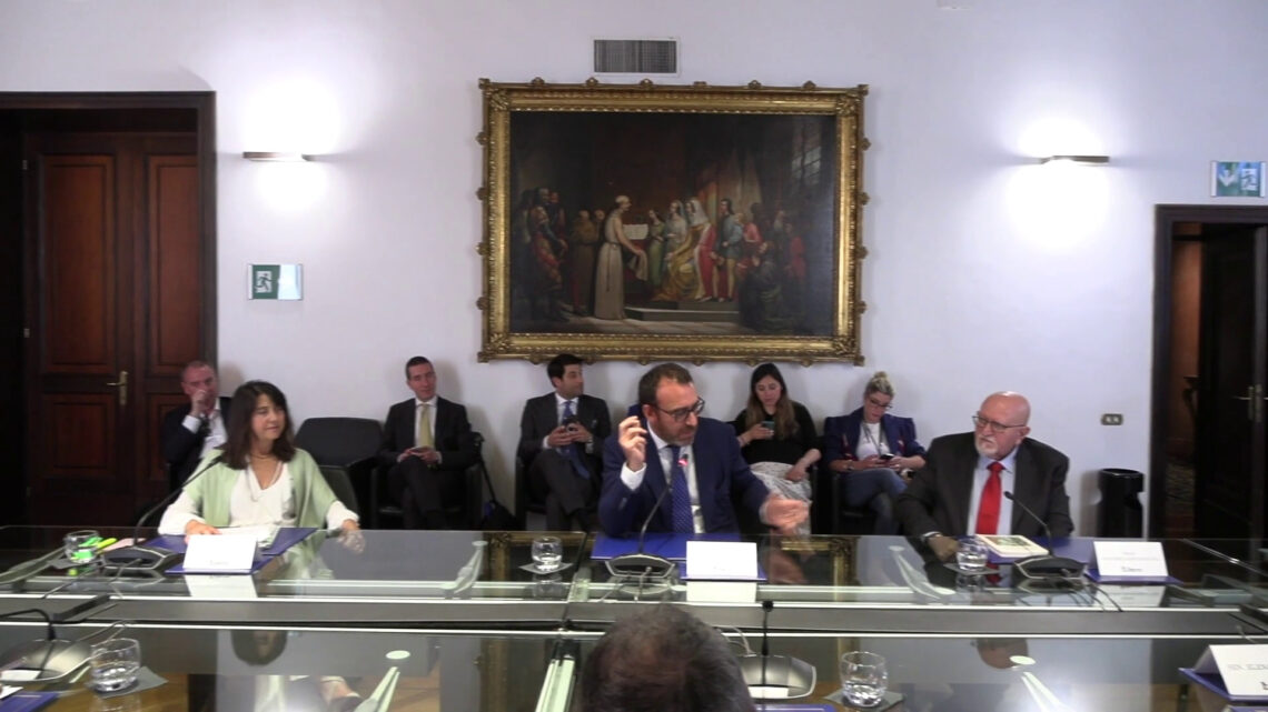 Ricerca, il 4,7% degli italiani ha smesso di fumare grazie alle e-cig Ricerca, il 4,7% degli italiani ha smesso di fumare grazie alle e-cig