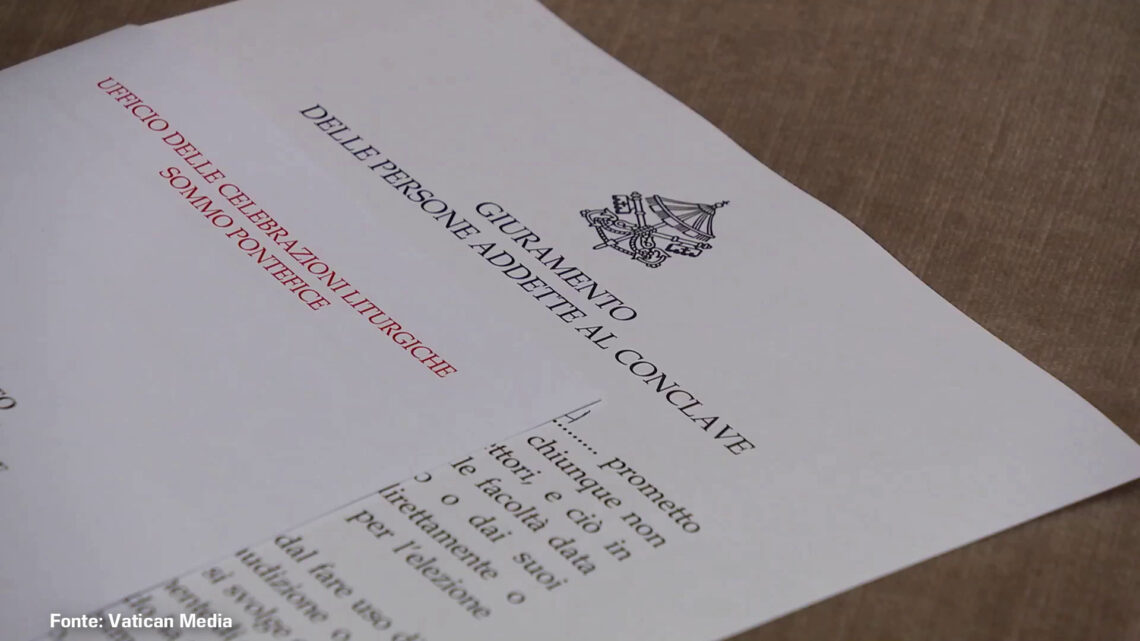In Vaticano il giuramento degli addetti al Conclave In Vaticano il giuramento degli addetti al Conclave
