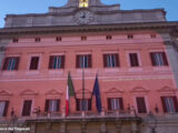 Giornata mondiale Sclerosi multipla, Montecitorio si illumina di rosso