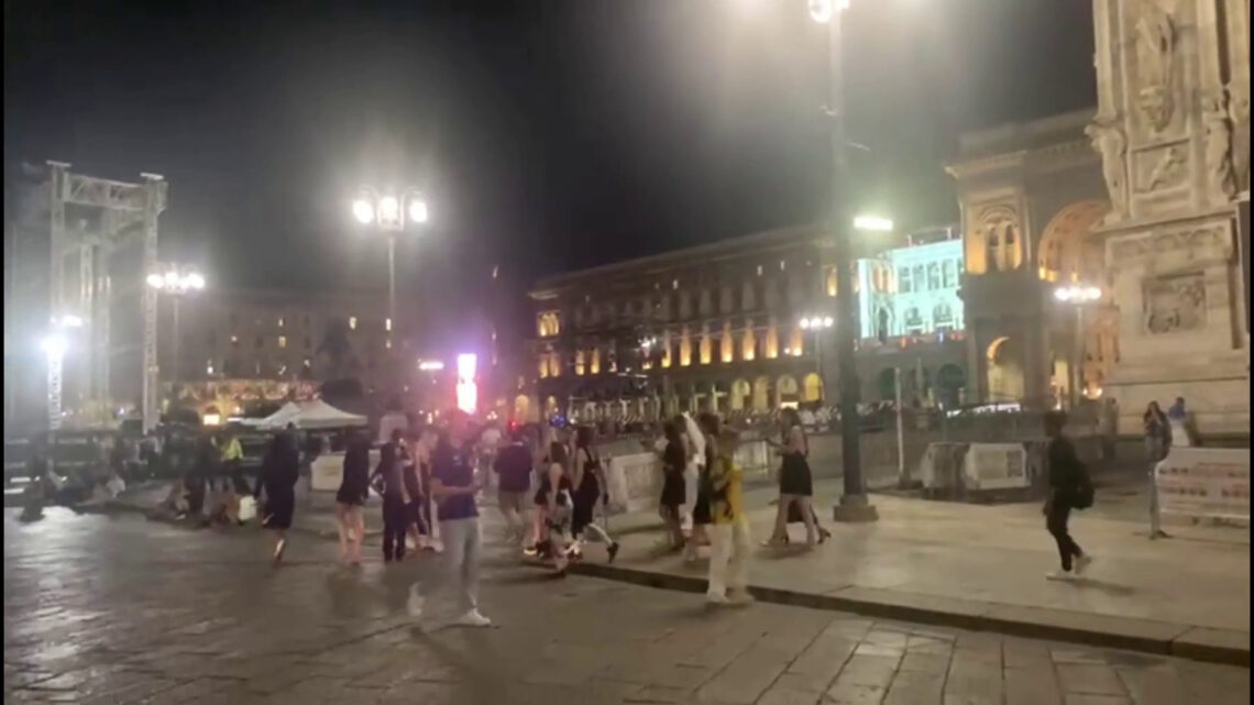 Niente festa Inter, piazza Duomo si svuota dopo la sconfitta col Psg Niente festa Inter, piazza Duomo si svuota dopo la sconfitta col Psg